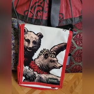 Totem crossbody bag made with cars recycled materials - Bear couple print
